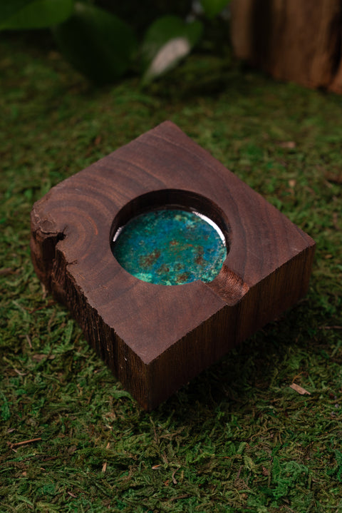 The Ash Tray No. 06