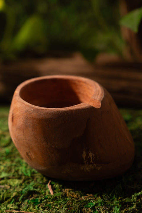 The Holding Piece No. 02