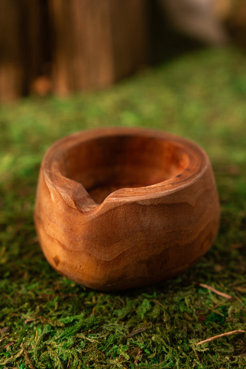 The Holding Piece No. 01