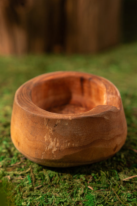 The Holding Piece No. 01